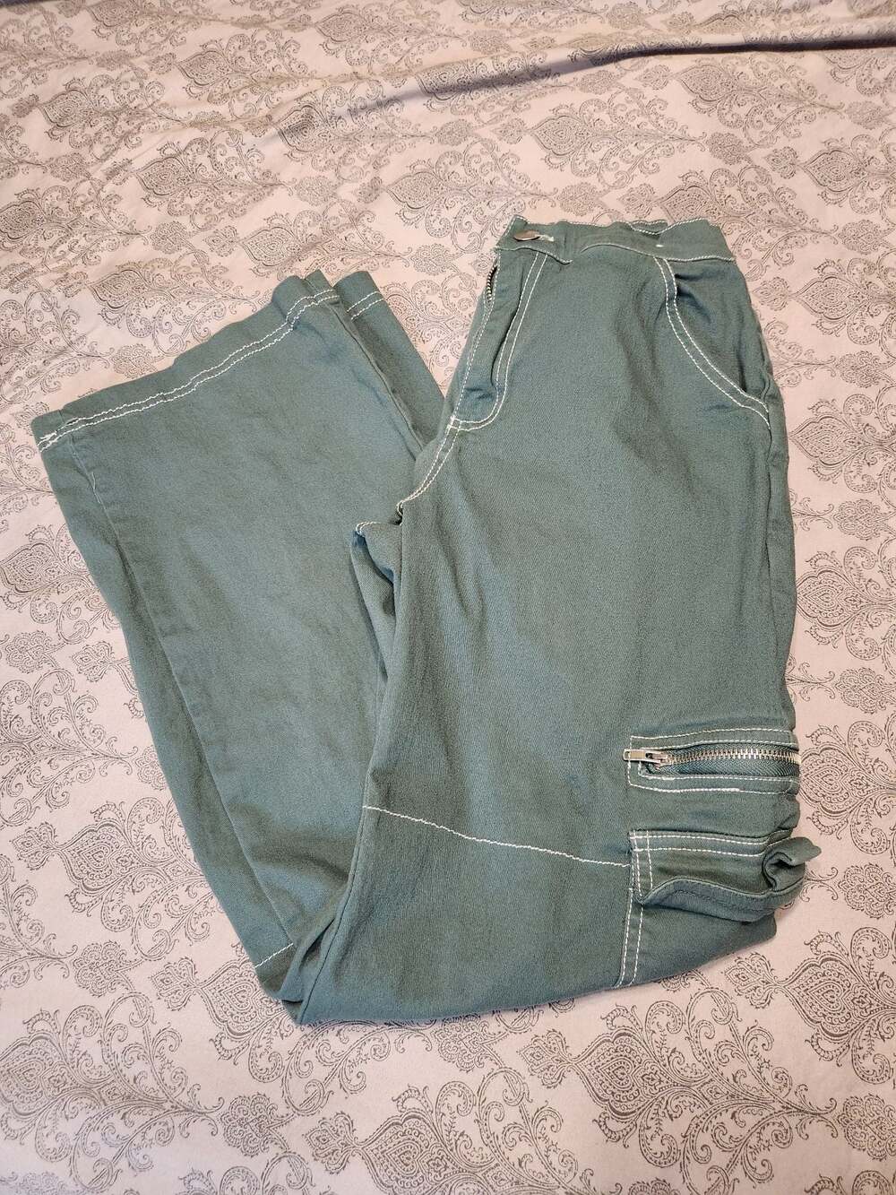 Women's Green Cargo Pants with Contrast Stitching and Zip Details, Size XS